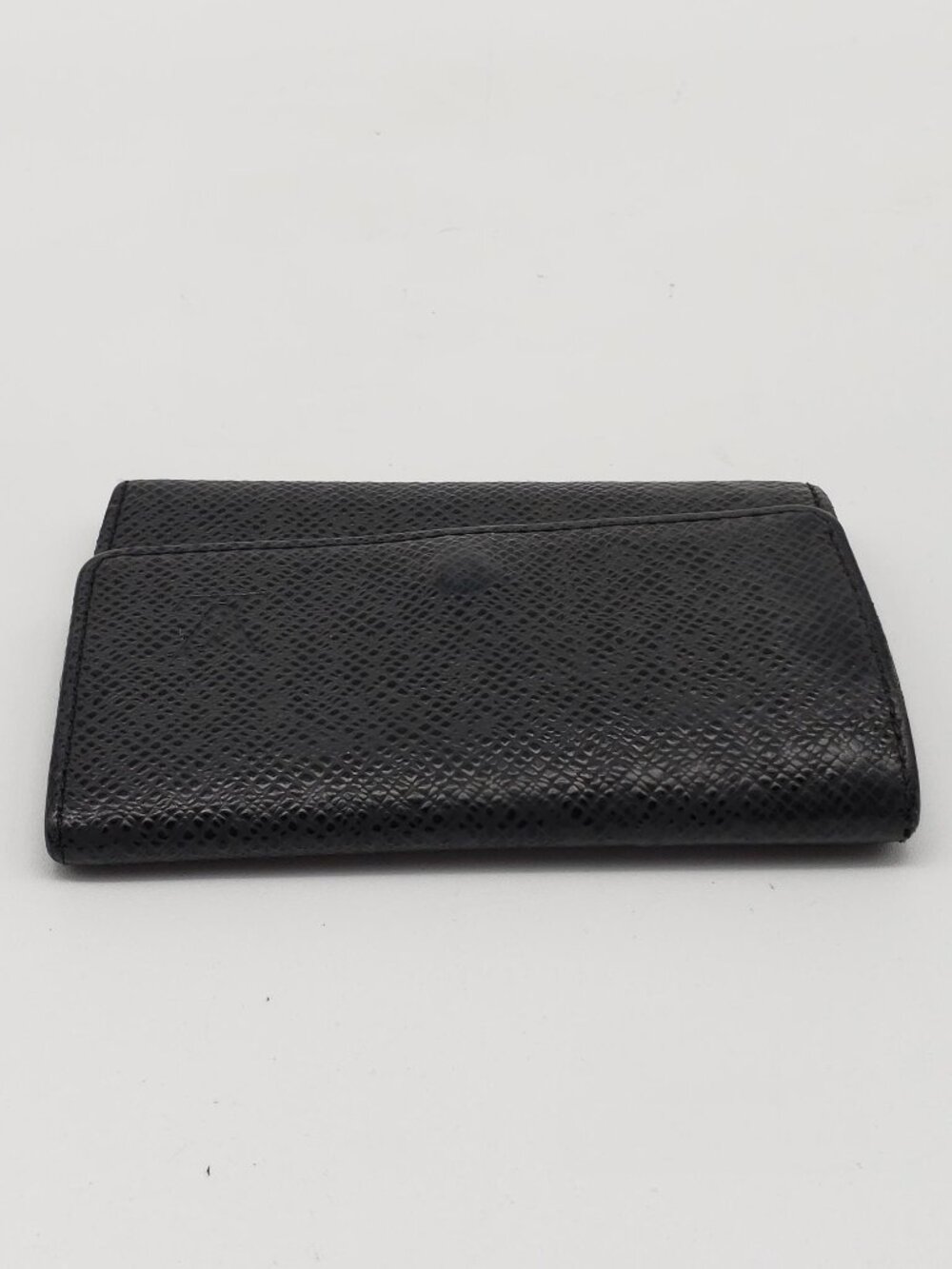 Authentic Louis Vuitton 6-Key Holder – Black Leather – Silver Hardware - Picture 4 of 16